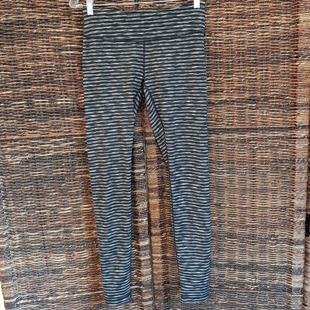Zella Striped Leggings Small Black Grey Spacedye Stretch Athleisure Workout Gym